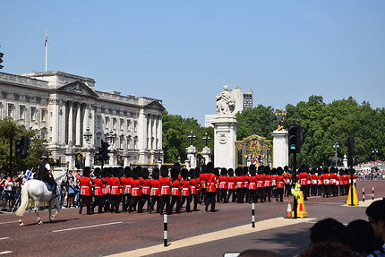 Défilé à Buckingham Palace...