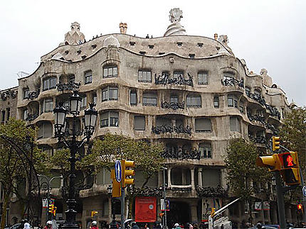 Casa Milà de Gaudi dite La Pedrera