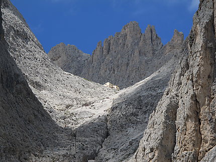 Refuge Roi Albert Ier (2621 m)
