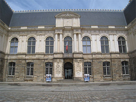 Rennes - Entrée du Parlement de Bretagne Rennes - Entrée du Parlement de Bretagne
