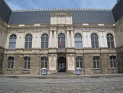 Rennes - Entrée du Parlement de Bretagne