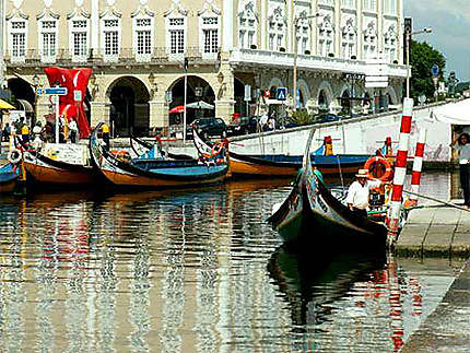 Aveiro  la &quot;Venise du Portugal&quot; et ses moliceiros (barques colorées)