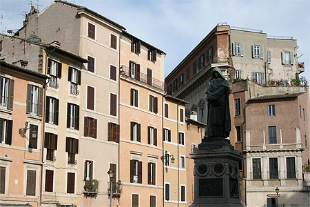 Statue de Giordano Bruno (1548-1600) Statue de Giordano Bruno (1548-1600)