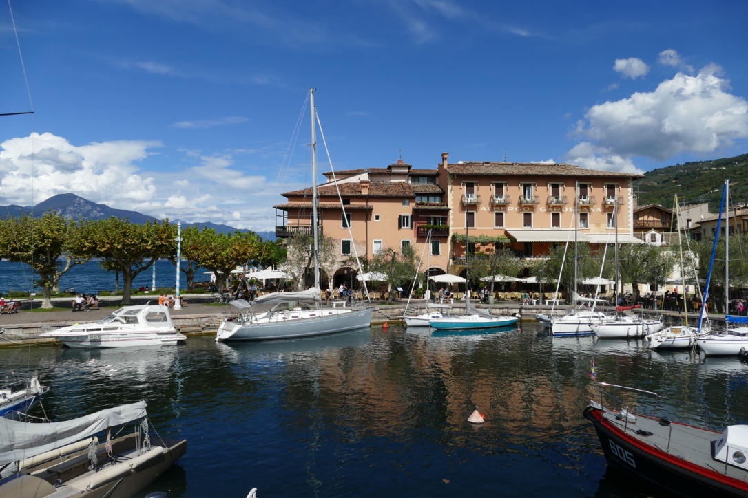 Port de Torri Del Benaco