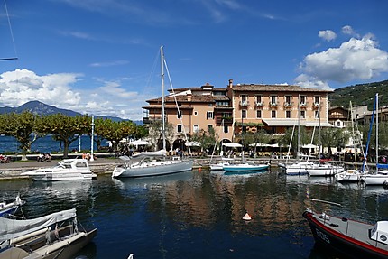 Port de Torri Del Benaco
