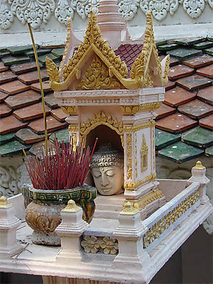 Autel, Wat Phnom