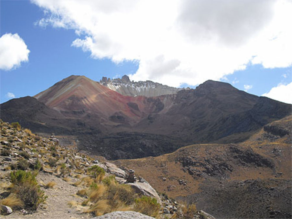 Volcan Tunupa au bord du Salar