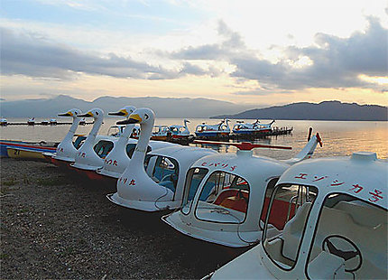 Embarcations sur le lac Kussharo