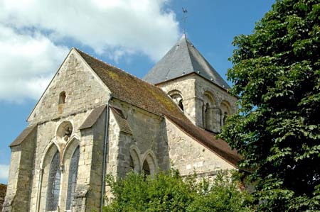 L'église de Celles-les-Condé L'église de Celles-les-Condé