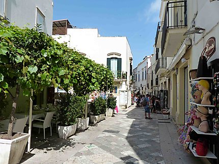 Petite rue commerçante - Otrante