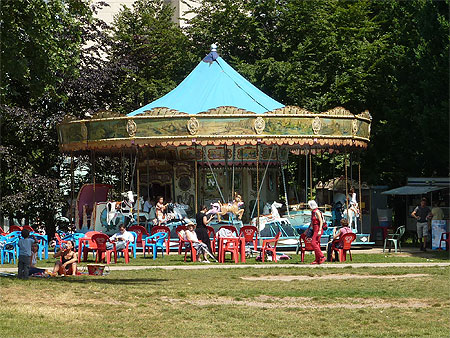 Le manège du jardin de Bercy Le manège du jardin de Bercy