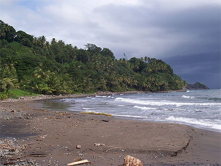 Plage de sable volcanique Plage de sable volcanique