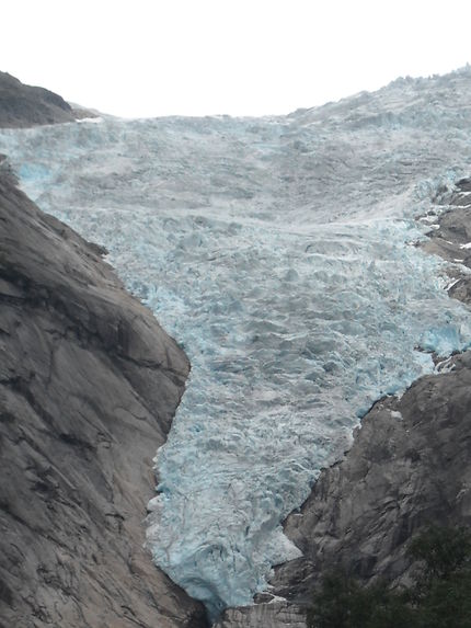 Glacier de Briksdalbreen en dégel, Norvège