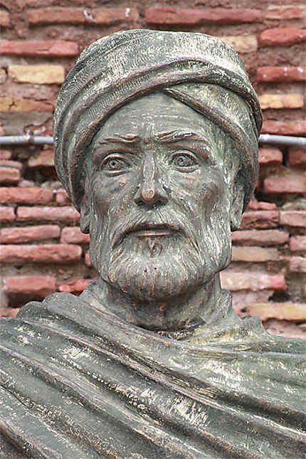 Bejaia - Buste d'Ibn Khaldun