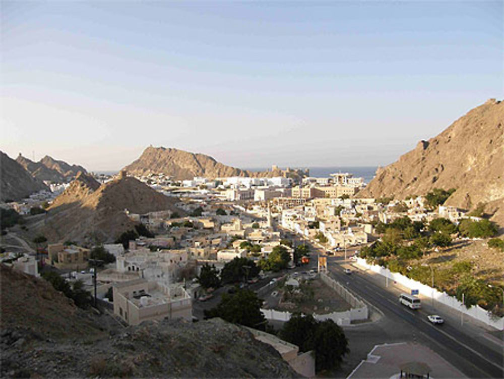 La ville au milieu des montagnes