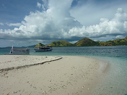 Pulau Sebayur