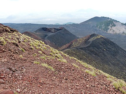 Petits cratères sur les flancs de l'Etna