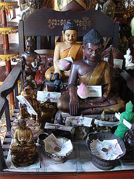 Offrandes, Wat Phnom