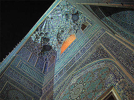 Porche majestueux de ma Jomeh masjid