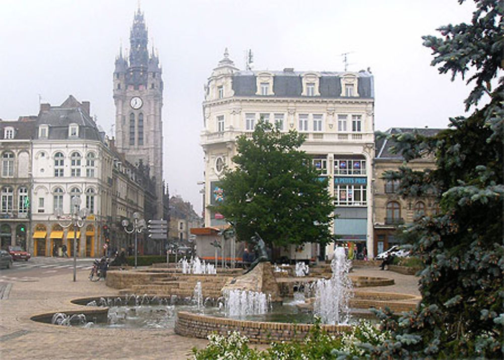 La Place d'Armes et le Beffroi