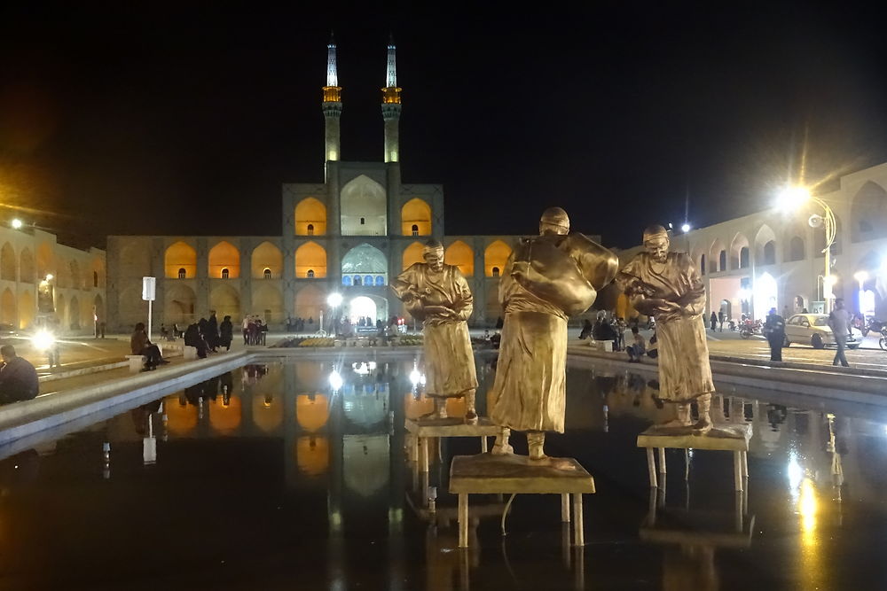 Complexe Amir Chakhmaq de nuit