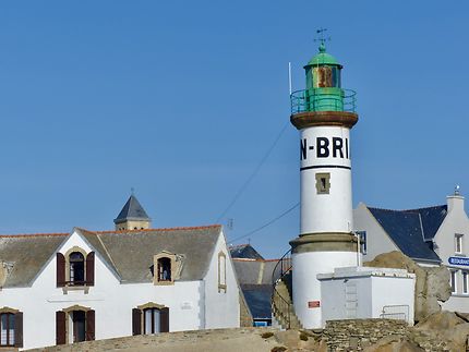 Le phare Men Brial qui signale l’entrée du port
