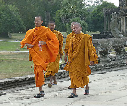Moines à Angkor wat