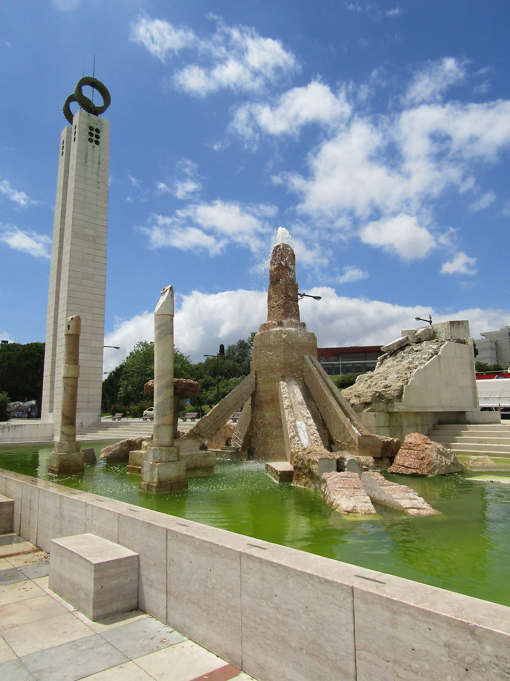 Monument de la Révolution des Oeillets