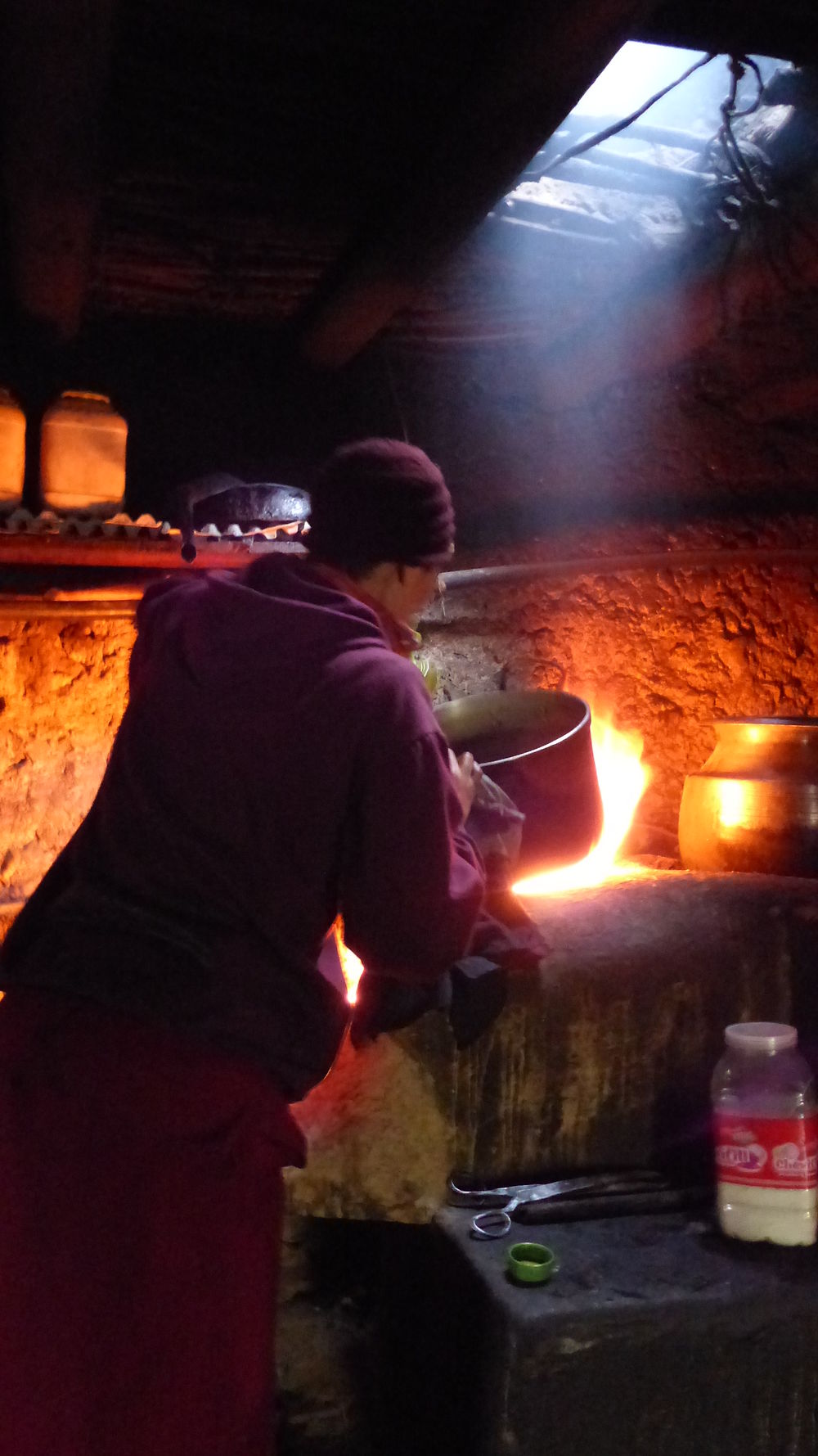 Au coin du feu au Monastère de Wakah