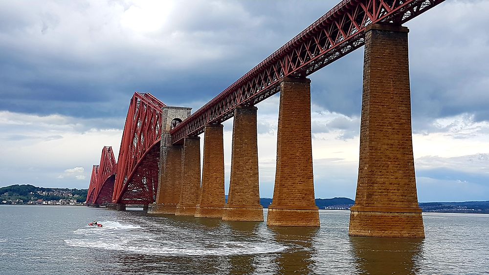 The forth bridge 