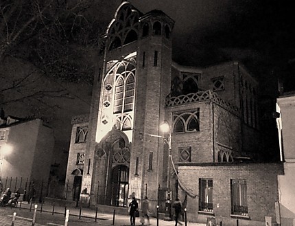 Paris la nuit (église St Jean de Montmartre)