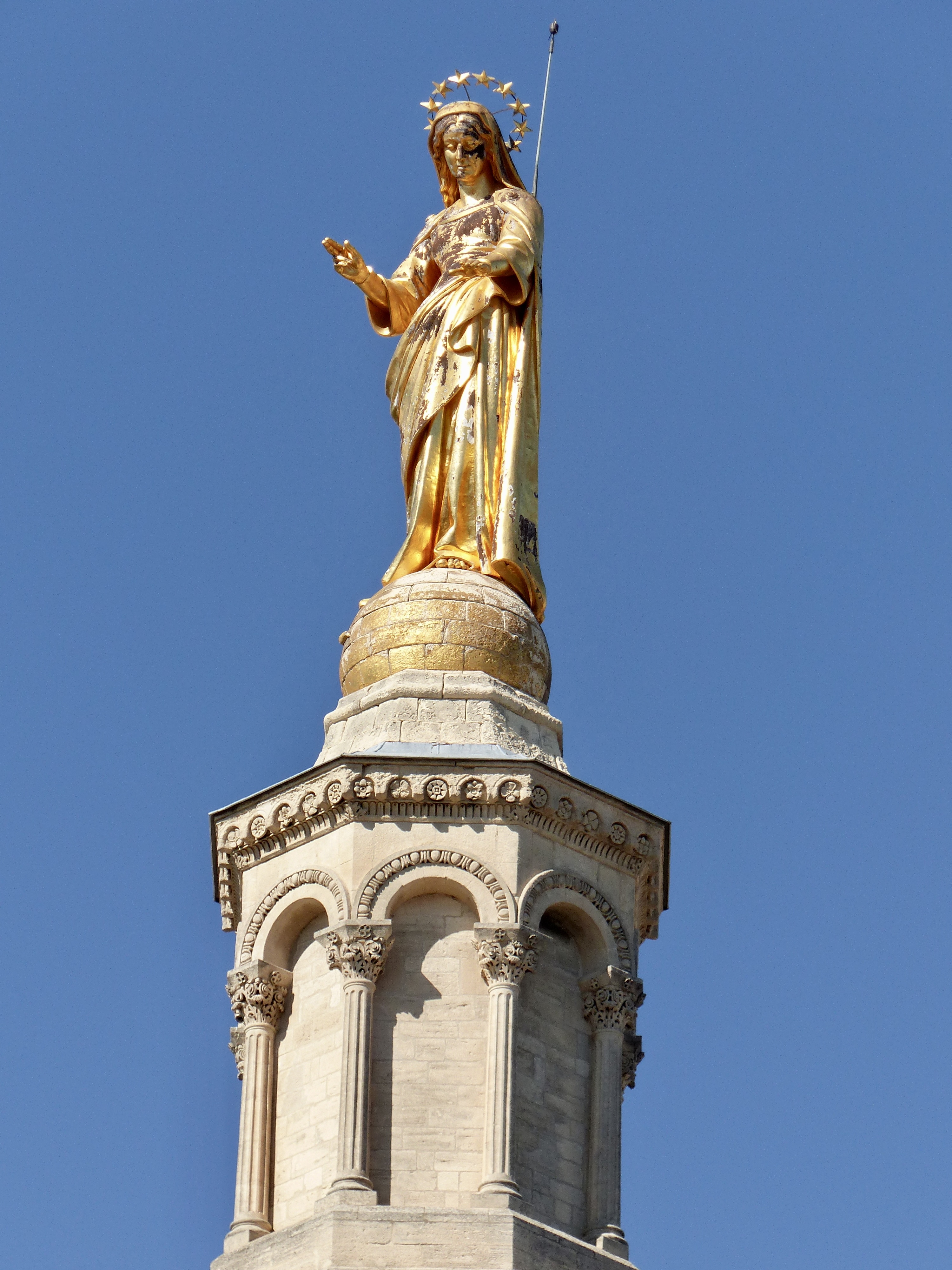 Vierge dorée Notre Dame des Doms