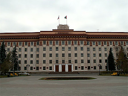 &quot;La maison du Soviét&quot;, le Parlement régional