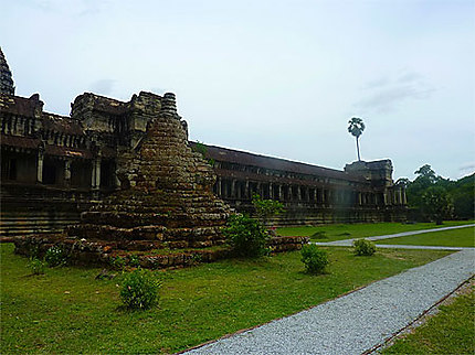 L'extérieur d'Angkor Wat