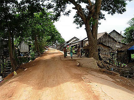 Route pour Kompong Khleang