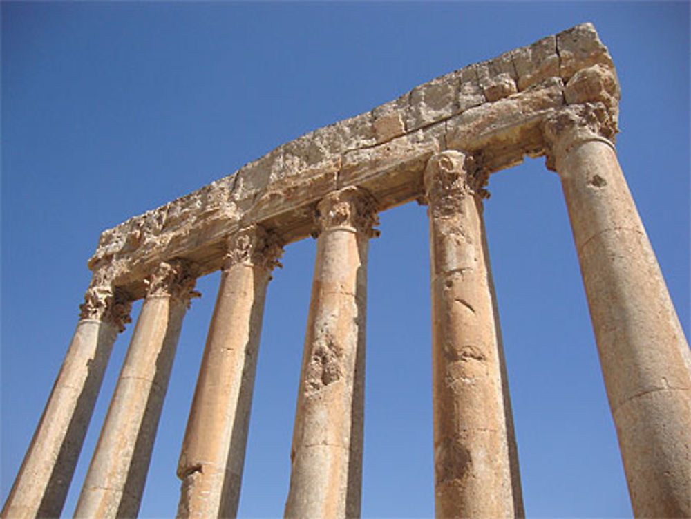 Six colonnes de granite