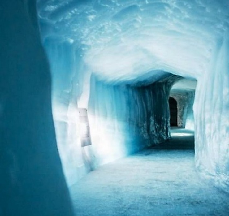 Islande - Into the Glacier, le plus grand tunnel de glace d’Europe 