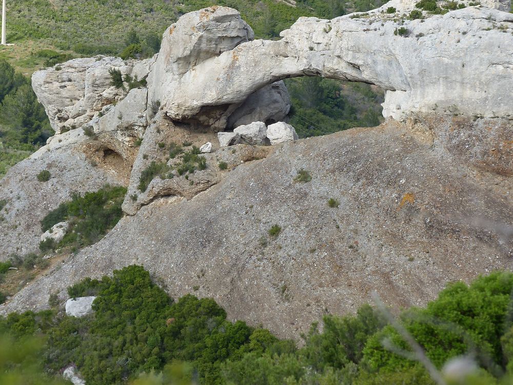 La roche percée sur la route des crêtes 