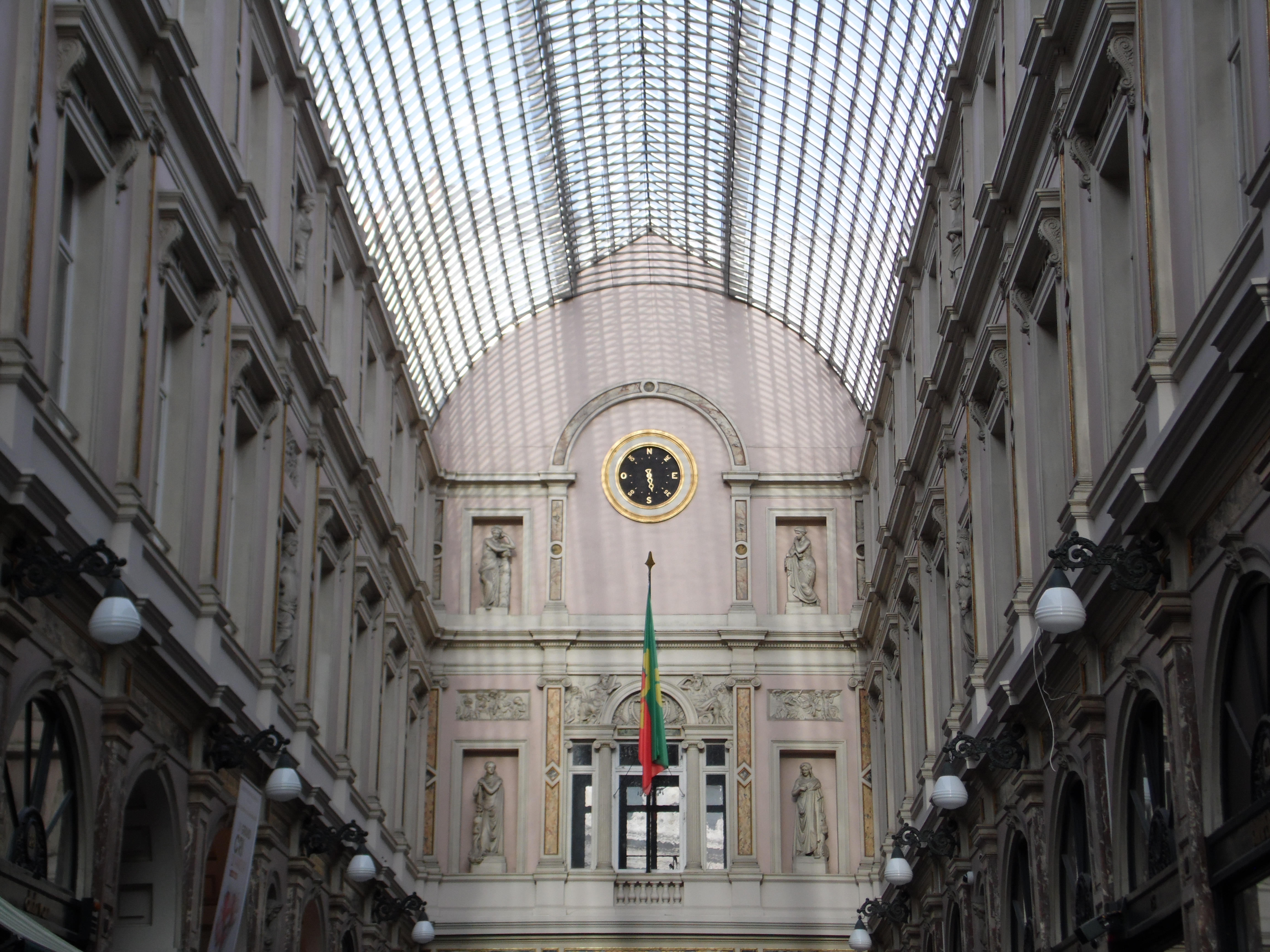 Les Galeries Saint-Hubert Les Galeries Saint-Hubert