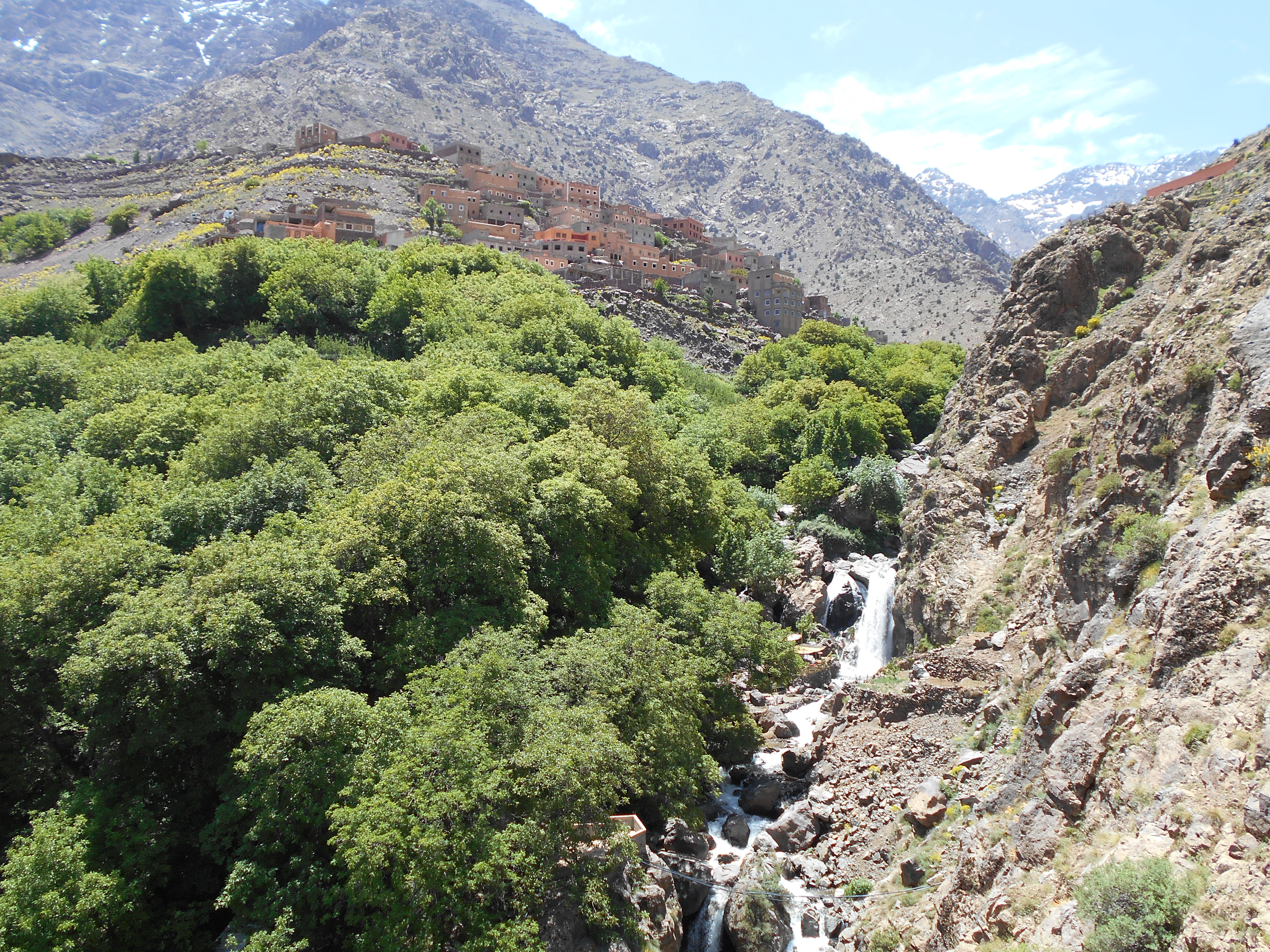 La cascade d'Imlil et Aremd La cascade d'Imlil et Aremd
