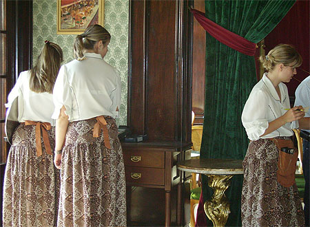 Les 3 serveuses du Café Gerbeaud Les 3 serveuses du Café Gerbeaud