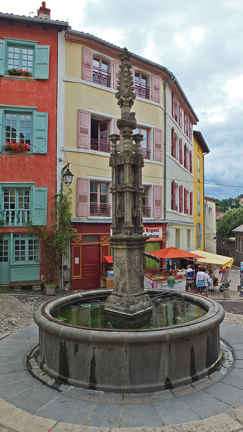Fontaine de la place des Tables Fontaine de la place des Tables