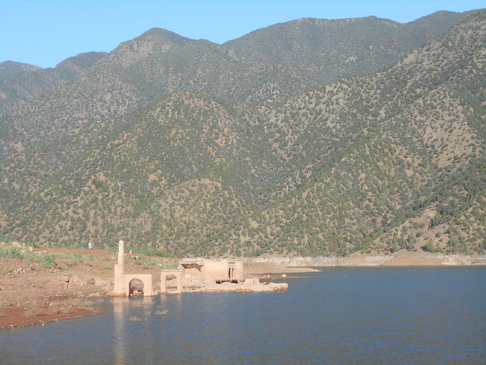 Vestiges d'avant le barrage