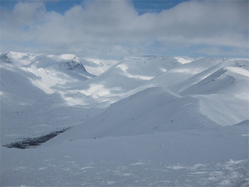 Les montagnes de Khibiny (au nord de la Russie)