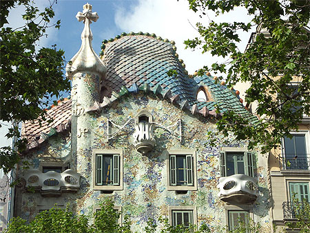 Façade de la Casa Batllo à Barcelone Façade de la Casa Batllo à Barcelone