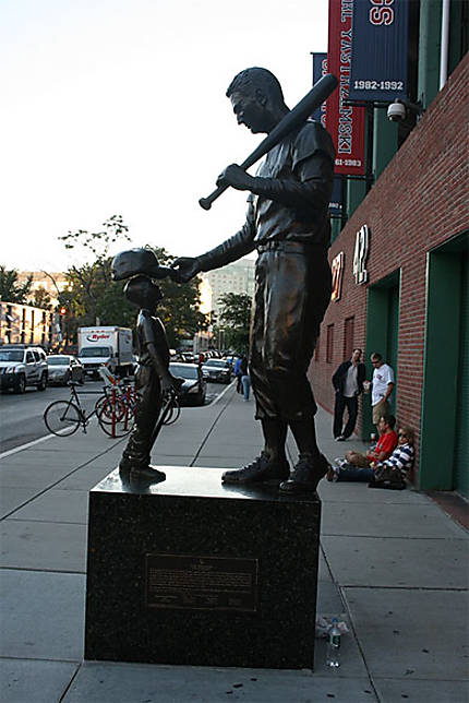 Statue d'une ancienne gloire des Red Sox