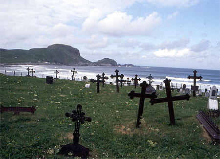 Vieux cimetière balayé par le vent Vieux cimetière balayé par le vent
