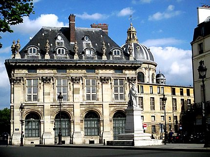 Immeuble annexe de l' Institut de France