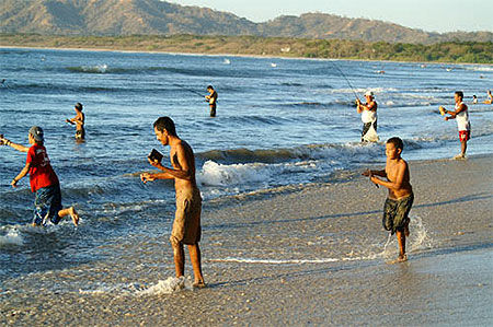Pêcheurs Ticos à Tamarindo