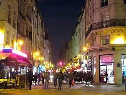 Rue Saint Denis la nuit